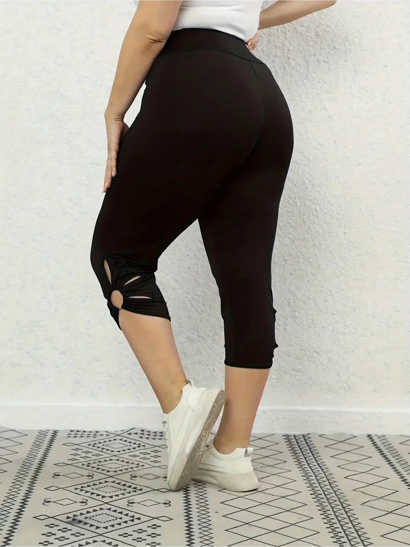 Women's Hollowed Out Capri Collection