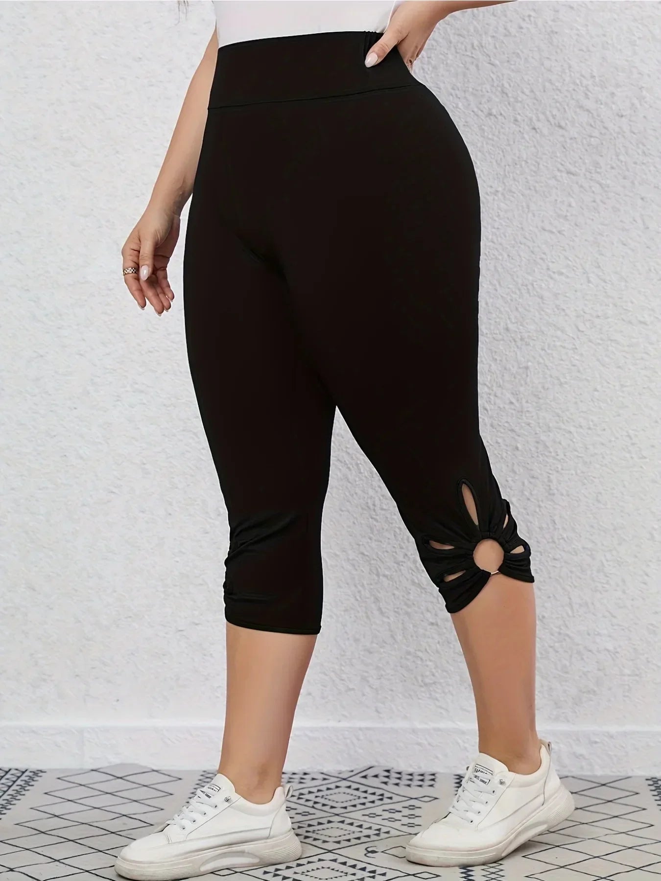 Women's Hollowed Out Capri Collection